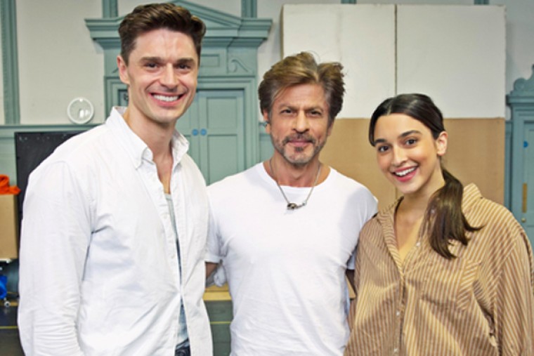 SRK visits 'Come Fall in Love � The DDLJ' musical rehearsals in London