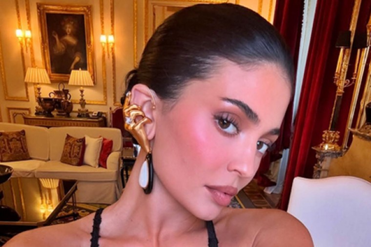 Kylie Jenner gives final touch-up to beau Timothee Chalamet before red carpet debut