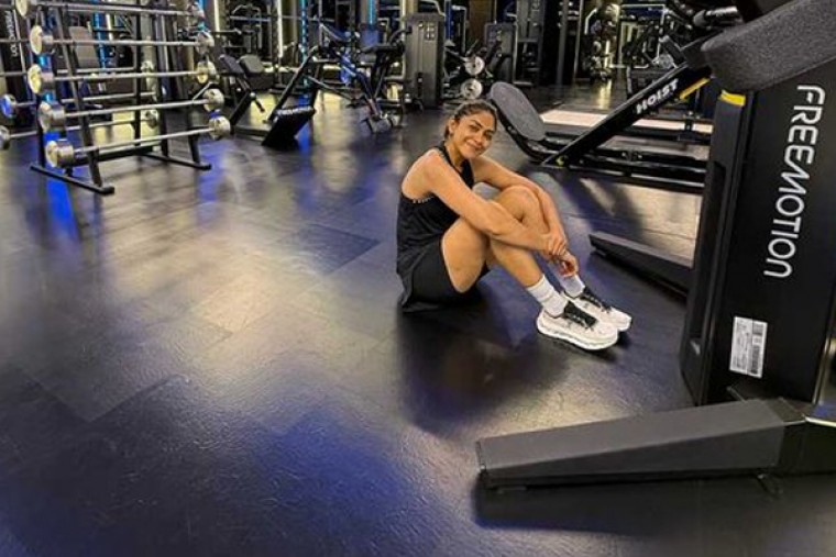 Guess who Mrunal Thakur is missing during her gym session?
