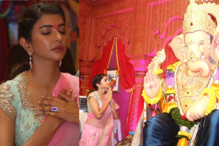 Lakshmi Manchu seeks Lord Ganpatis blessings at Andheri Cha Raja in Mumbai