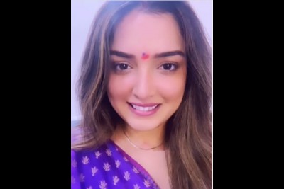 Aamrapali Dubey grooves to 'most beautiful' Bhojpuri track 'Nehiya Ke Fulawa'