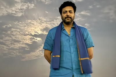 Ravi Mohan begins dubbing for Sivakarthikeyan's 'Parasakthi'