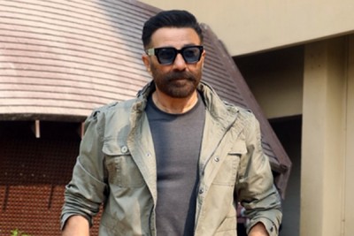 Sunny Deol lashes out at media: 'Sharam nahi aati?