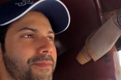 Varun Dhawan ditches luxury car, opts for rickshaw ride on Mumbai streets