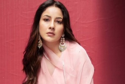 Shehnaaz Gill professes love for her favourite IPL team: 'Dil RCB main hai'