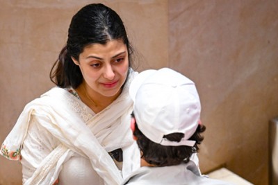 Zanai Bhosle recalls late Asha Bhosle's lesson: Life must go on