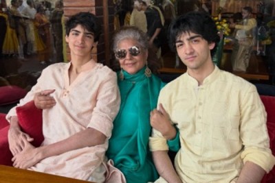 Hrithik Roshan�s mother Pinkie calls herself �proud dadi�