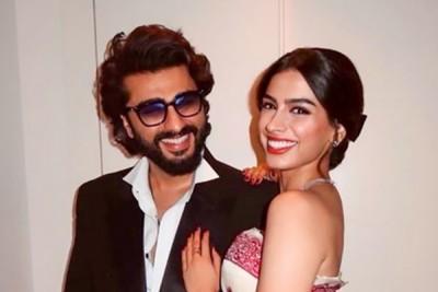 Arjun Kapoor calls sister Khushi Kapoor dad's favourite child