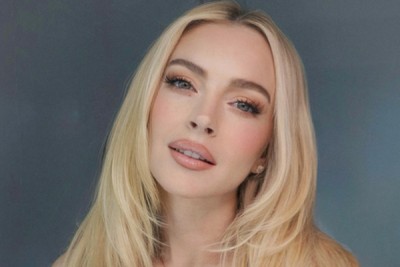 Lindsay Lohan says she feels 'emotional when people are nice' to her