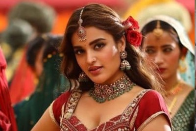 Niddhi Agerwal showers praise on director Caarthick Raju's Telugu film 'Single'