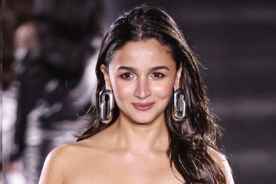 Alia Bhatt calls herself a Yami Gautam 'fan' after her incredible performance in 'Haq'