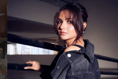 Jasmine Bhasin says 'samundar mein naha ke bhayankar tan ho gayi hoon'