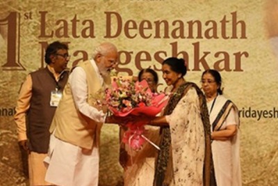 Modi Archive recalls the legendary singer's heartfelt conversations with PM Modi