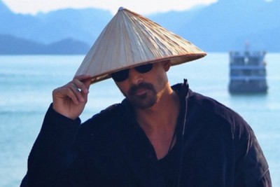 Ameesha Patel warns against a fake number being passed on as hers: 'This is not me'