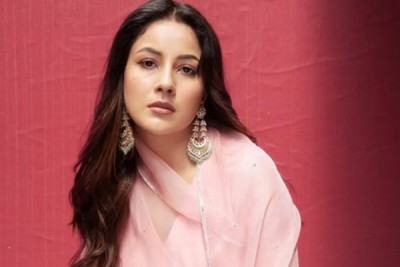 Shehnaaz Gill professes love for her favourite IPL team: 'Dil RCB main hai'