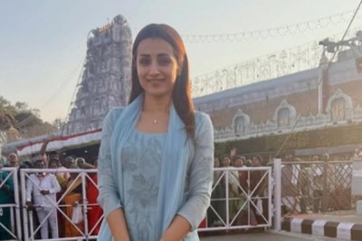 Trisha Krishnan seeks blessings at Sri Venkateswara Temple in Tirupati