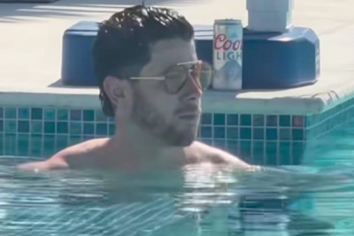 Priyanka Chopra swoons over 'snack' Nick Jonas as he takes a swim