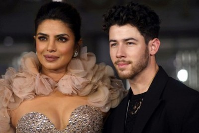 Priyanka Chopra says Nick took her over the clouds in plane on Karva Chauth
