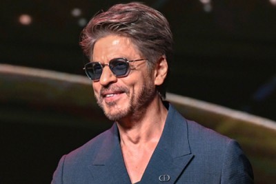 Saurabh Shukla says actors would 'give their right arm' to work with Shah Rukh Khan