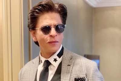 Shah Rukh Khan pays visit to Salim Khan to check on his health