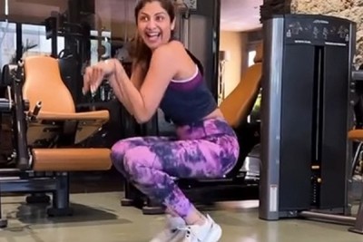 Shilpa Shetty kickstarts the week with some mobility exercises