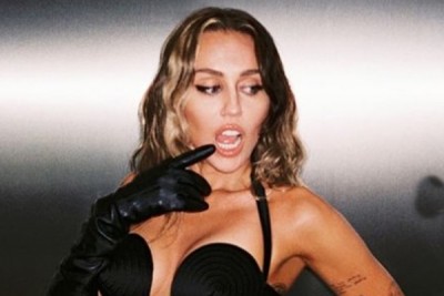 Miley Cyrus finds it hard to 'maintain sobriety' while touring