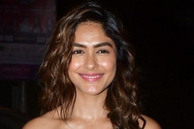 Mrunal Thakur reveals how she reacts to rumours, calls it 'free PR'