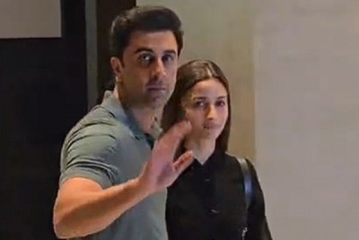 Alia Bhatt, Ranbir Kapoor walk hand-in-hand, root for Neetu Kapoor & Riddhima Kapoor at special screening