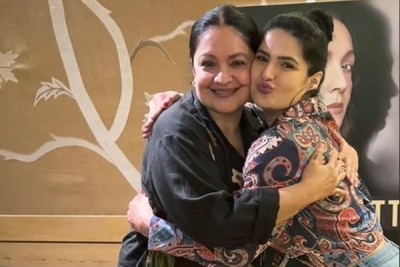 Zareen Khan calls Pooja Bhatt her 'woman crush everyday'