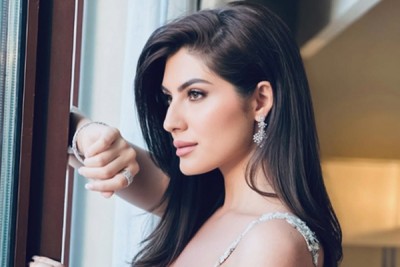 Elnaaz Norouzi shot for 'Mastii 4' despite knee injury, shares anecdotes from shoot