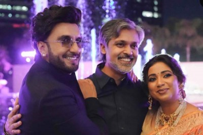 Shreya Ghoshal strikes a pose with Ranveer Singh and her husband Shiladitya, calls it 'wholesome'