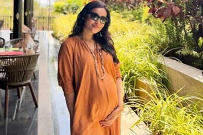 Surbhi Jyoti presents a 'photo buffet' flaunting her baby bump