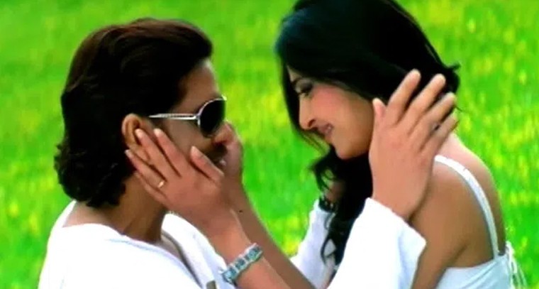 'ఇంతందంగా ఉన్నావే' సాంగ్ లిరిక్స్
