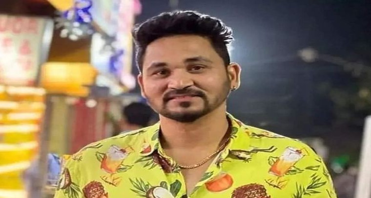 రోడ్డు ప్రమాదంలో ప్రముఖ సింగర్ మృతి
