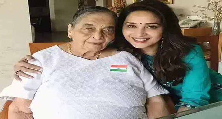 ప్రముఖ హీరోయిన్ ఇంట్లో తీవ్ర విషాదం
