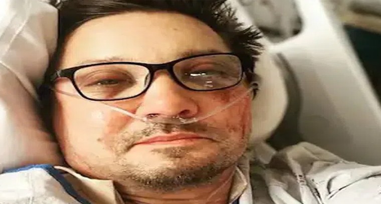 ఆస్పత్రి బెడ్ పై నుంచి నటుడి సెల్ఫీ
