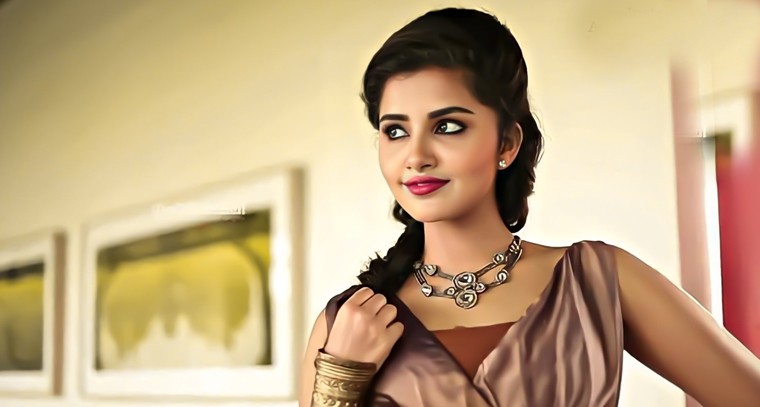 హీరోయిన్‌ బాత్రూమ్‌లోకి వెళ్లిన అభిమాని!
