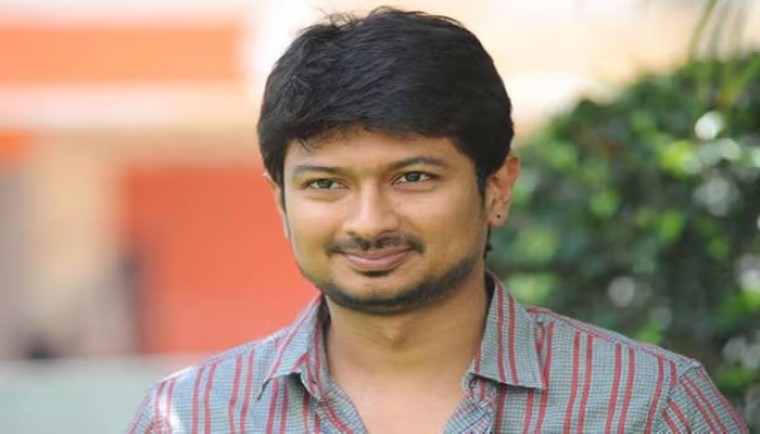 బంగారు గొలుసిచ్చి అభిమానం చాటుకొన్న బోని కపూర్
