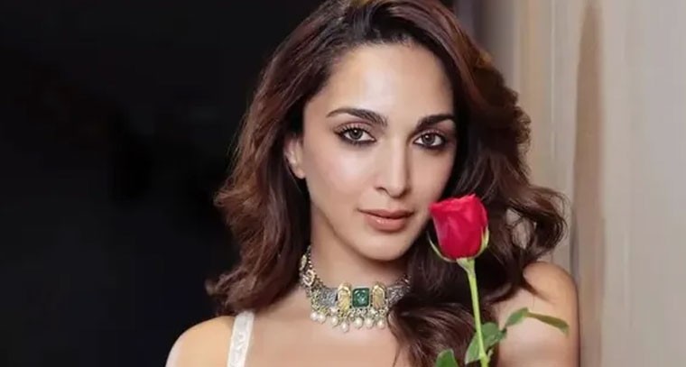 వార్ 2 ఫెయిల్యూర్.. కియారా కెరీర్‌కు గట్టి దెబ్బ?