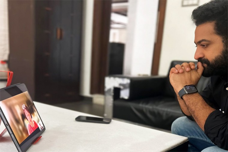 జపాన్ ప్రమోషన్స్ లో బిజీగా జూనియర్ ఎన్టీయార్ ...వైరల్ పిక్ 