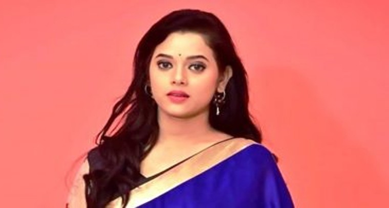 ప్రముఖ టీవీ నటి రష్మీరేఖ ఆత్మహత్య  

