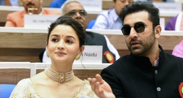 అందరి చూపు  ఆలియా పైనే... 