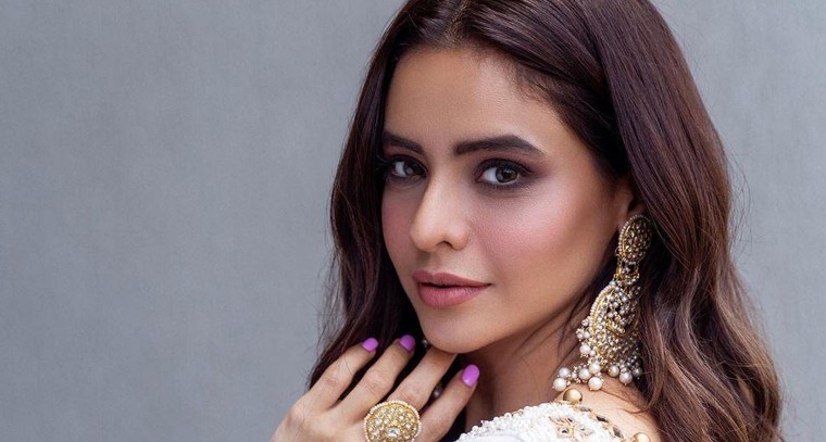 ఆమ్నా షరీఫ్ లేటెస్ట్ ఫొటోస్ 