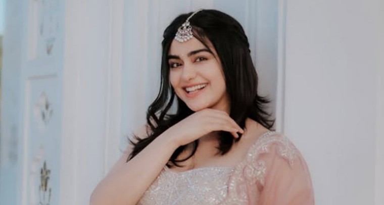 ట్రెడిషనల్ లుక్ లో  ఆదా శర్మ