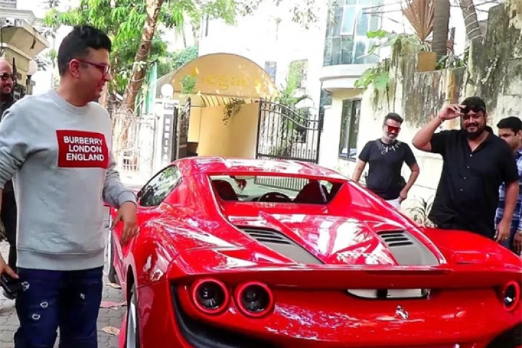 ఆదిపురుష్ డైరెక్టర్ కి ప్రొడ్యూసర్ ఇచ్చిన ఖరీదైన బహుమతి ఏంటో తెలుసా...??