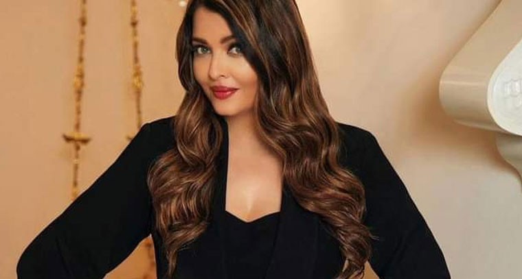 బ్లాక్ డ్రెస్ లో ఐశ్వర్య రాయ్ 