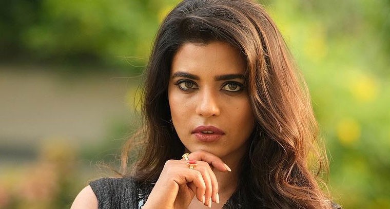 లాంగ్ గౌన్ లో మెరిసిన ఐశ్వర్య రాజేష్