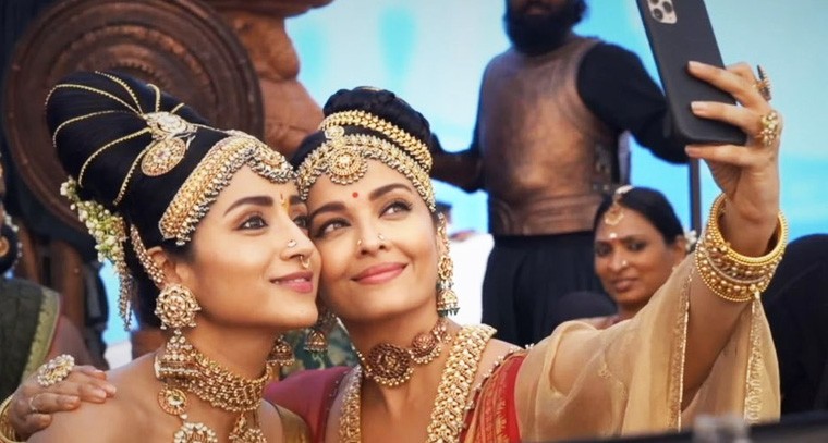ఐశ్వర్య,త్రిష సెల్ఫీ మూమెంట్  !