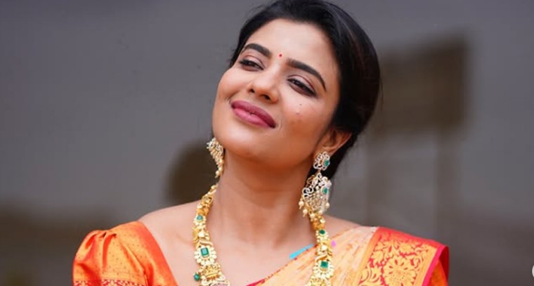 సంప్రదాయ చీరకట్టులో ఐశ్వర్య రాజేష్  సొగసు చూడతరమా..