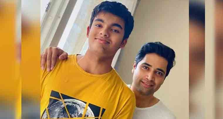 అకీరా నందన్ మొదటి చిత్రానికి అడివి శేష్ దర్శకుడా?
